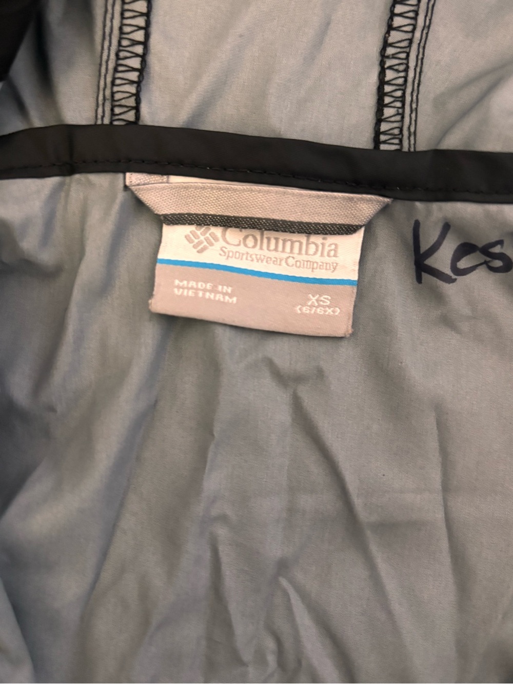 Columbia Rainjacket - Picture 2 of 3